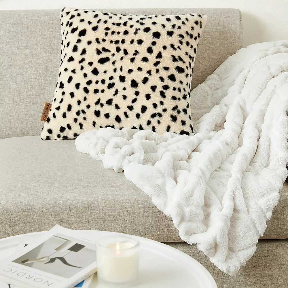 Koolaburra by UGG Kehlani Throw Pillow 2 Koolaburra by UGG Kehlani Throw Pillow - Image 2