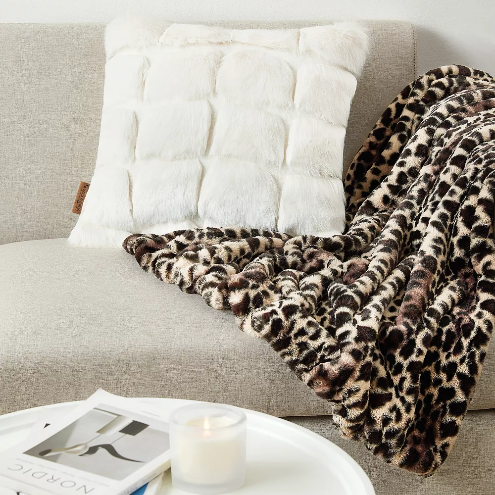 Koolaburra by UGG Amaya Faux Fur Throw Pillow 3 Koolaburra by UGG Amaya Faux Fur Throw Pillow - Image 3